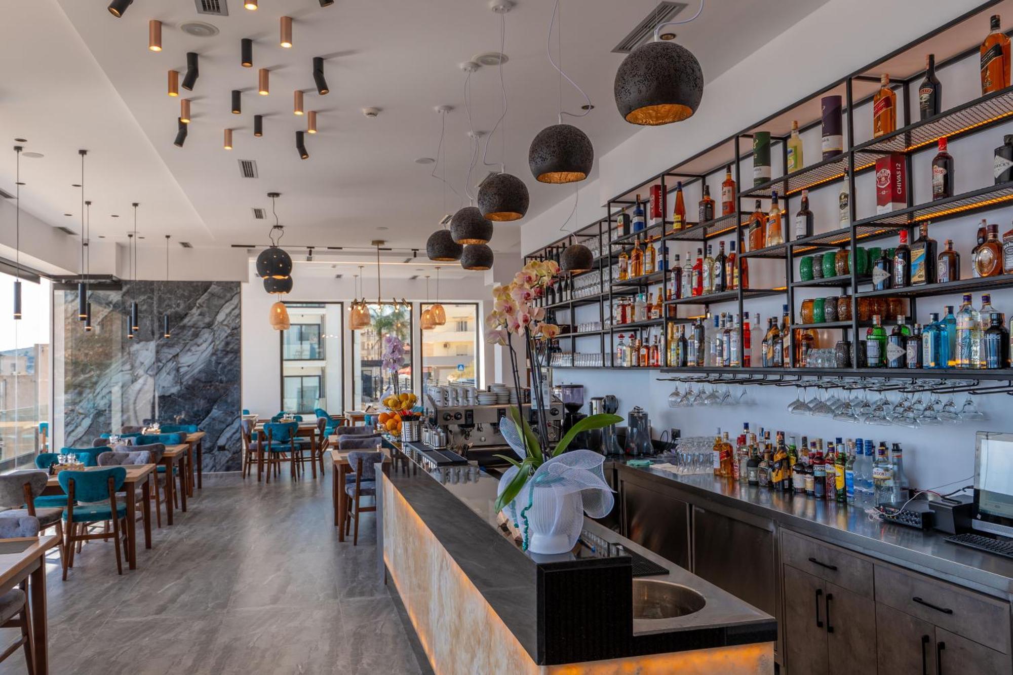 Litan Hotel Sarandë Eksteriør billede