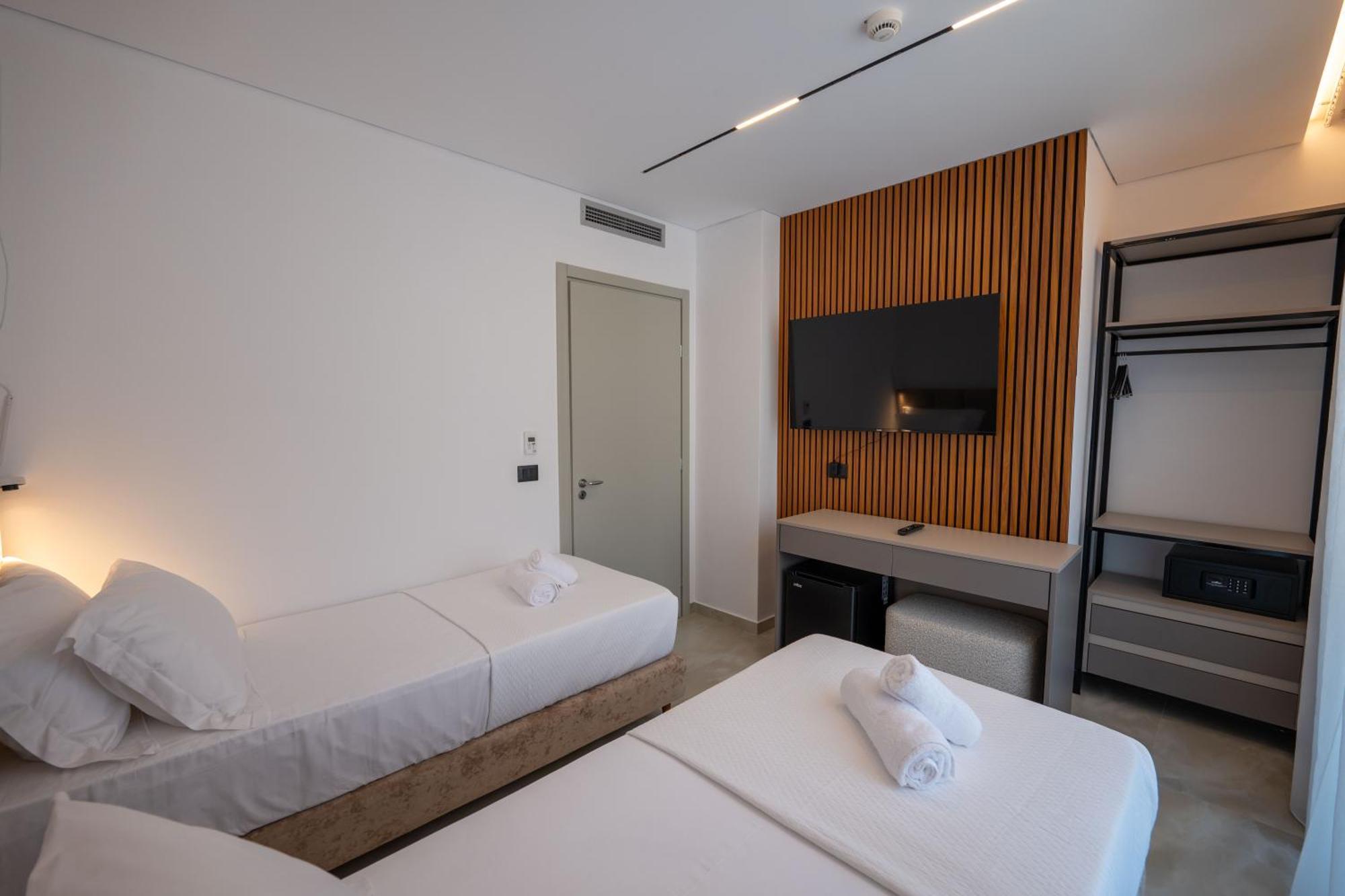 Litan Hotel Sarandë Eksteriør billede